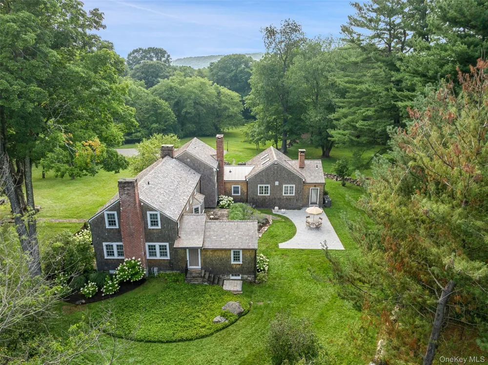 156 Old Stone Hill Road Pound Ridge, NY 10576