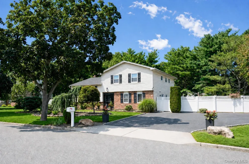 3 Humming Lane Coram, NY 11727