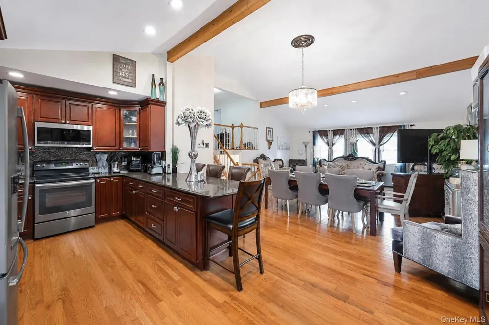 3 Humming Lane Coram, NY 11727