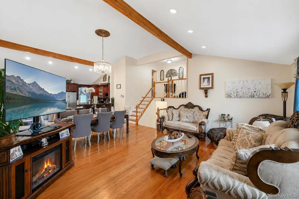 3 Humming Lane Coram, NY 11727