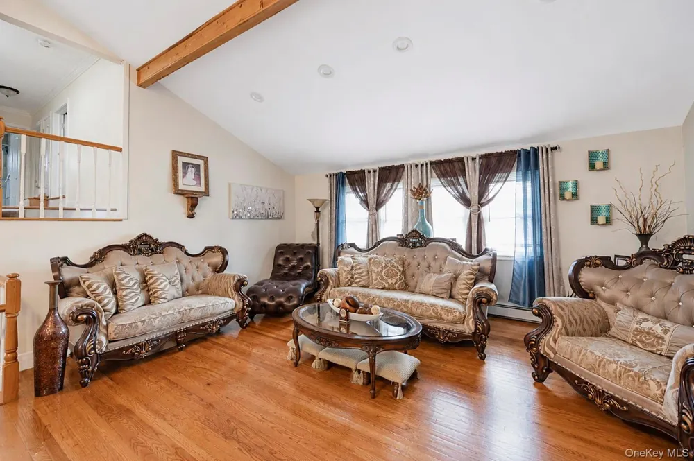 3 Humming Lane Coram, NY 11727