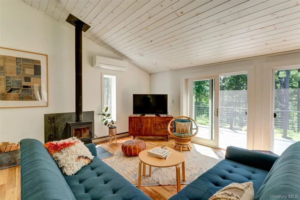 151 Hankins Road Narrowsburg, NY 12764
