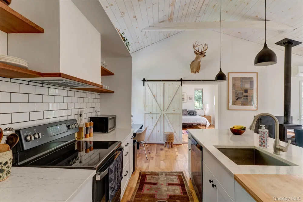 151 Hankins Road Narrowsburg, NY 12764