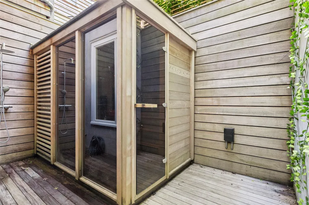 67 Buell Lane Extension East Hampton, NY 11963