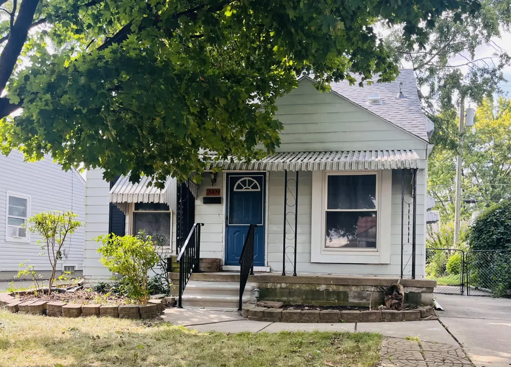 2009 Buckingham Avenue Lincoln Park, MI 48146