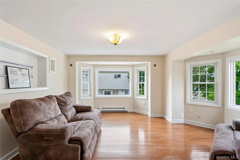 4 Wilshire Court Freeport, NY 11520