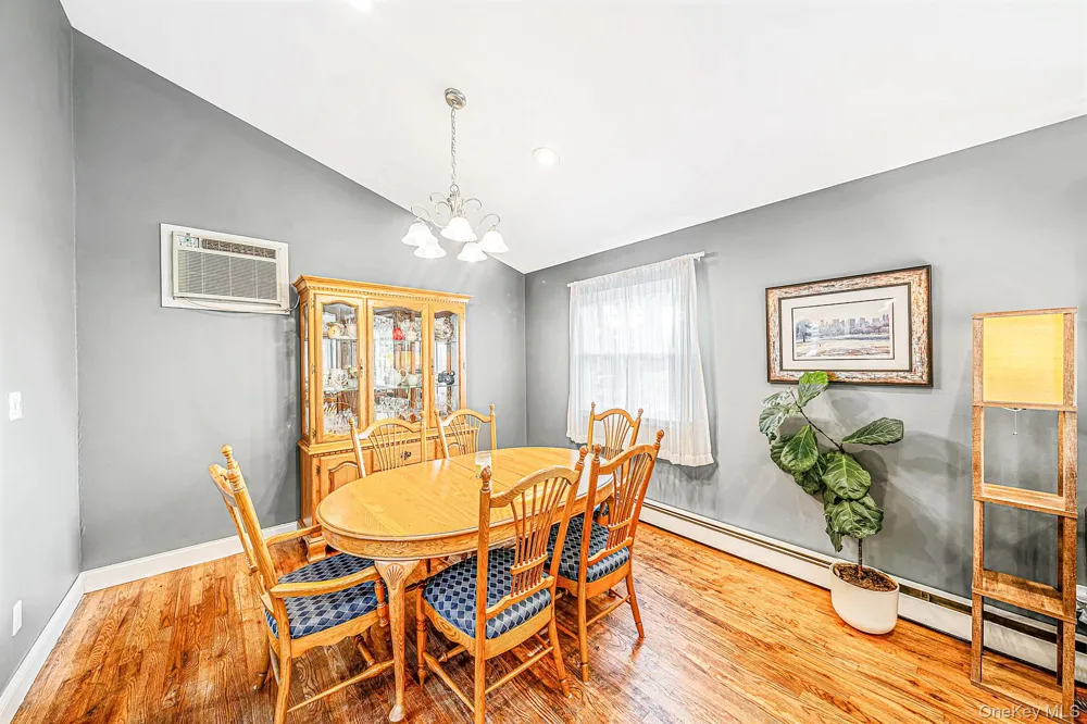 3 Newcomb Trail Ridge, NY 11961