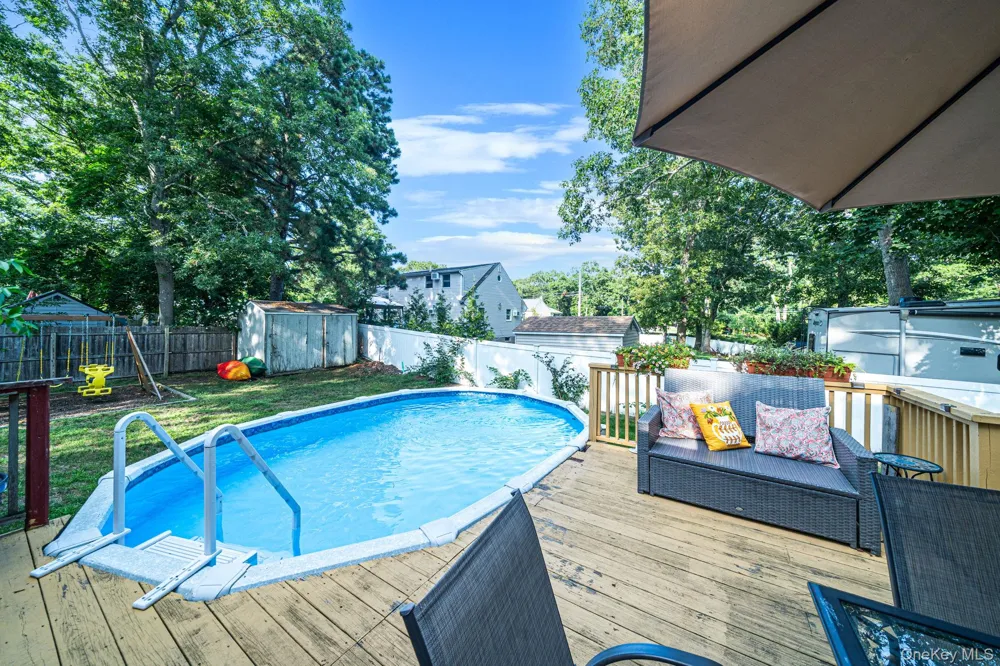 3 Newcomb Trail Ridge, NY 11961