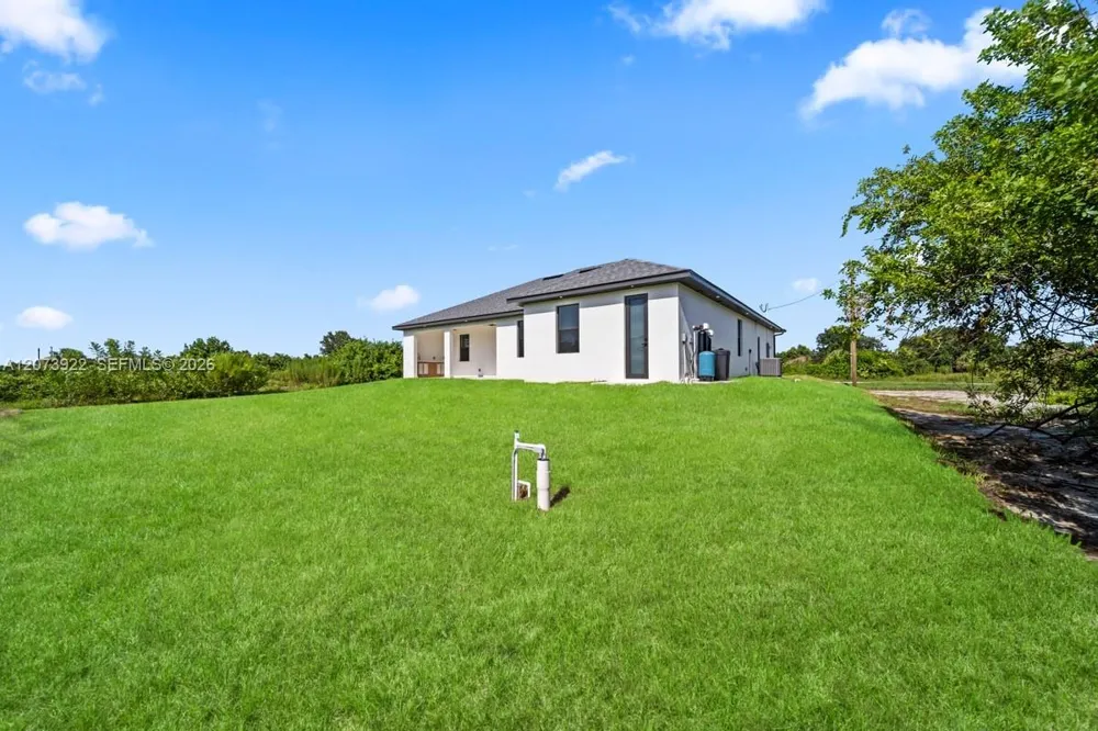 516 Croydon ave S Lehigh Acres, FL 33974