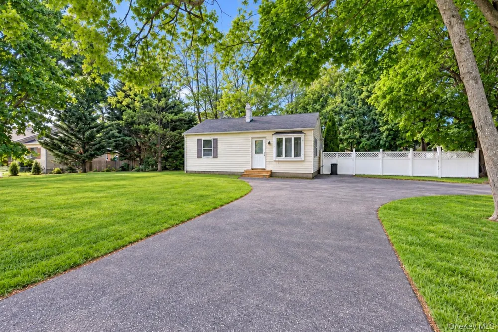 685 Horseblock Road Brookhaven, NY 11719