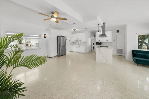 3130 SW 27th Ter