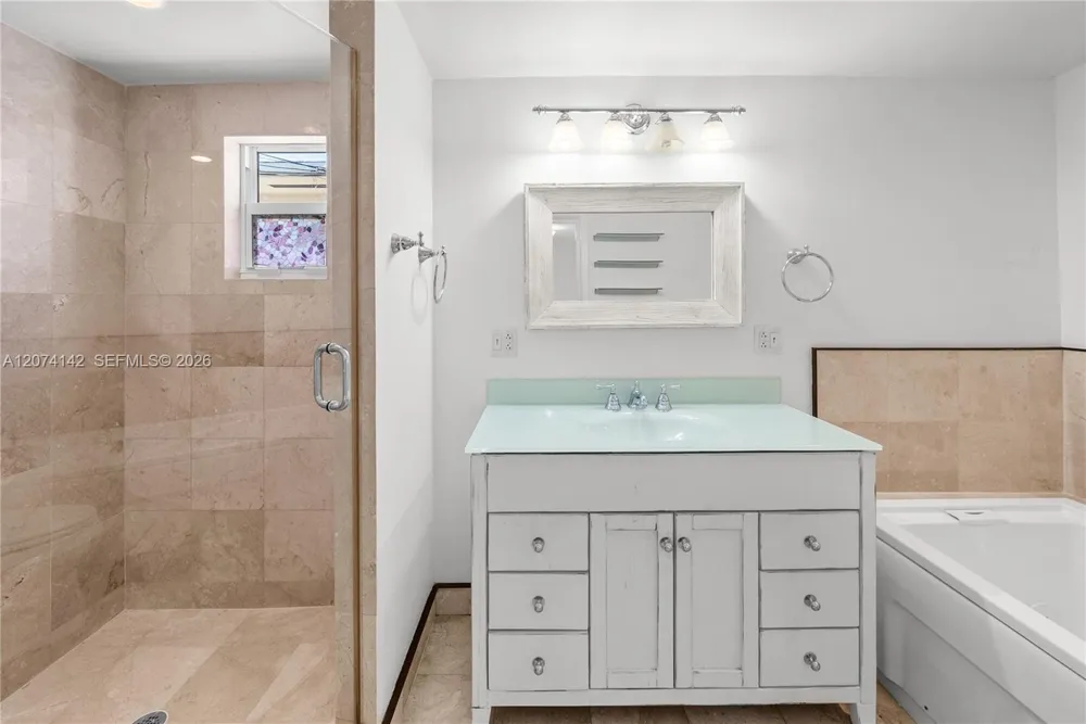 3130 SW 27th Ter Miami, FL 33133