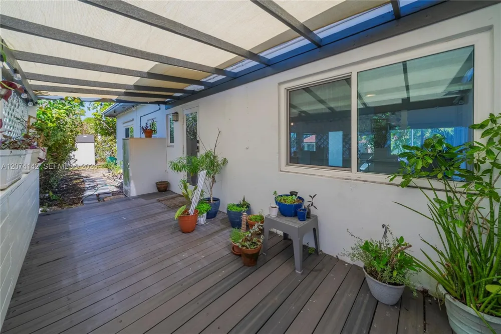 3130 SW 27th Ter Miami, FL 33133