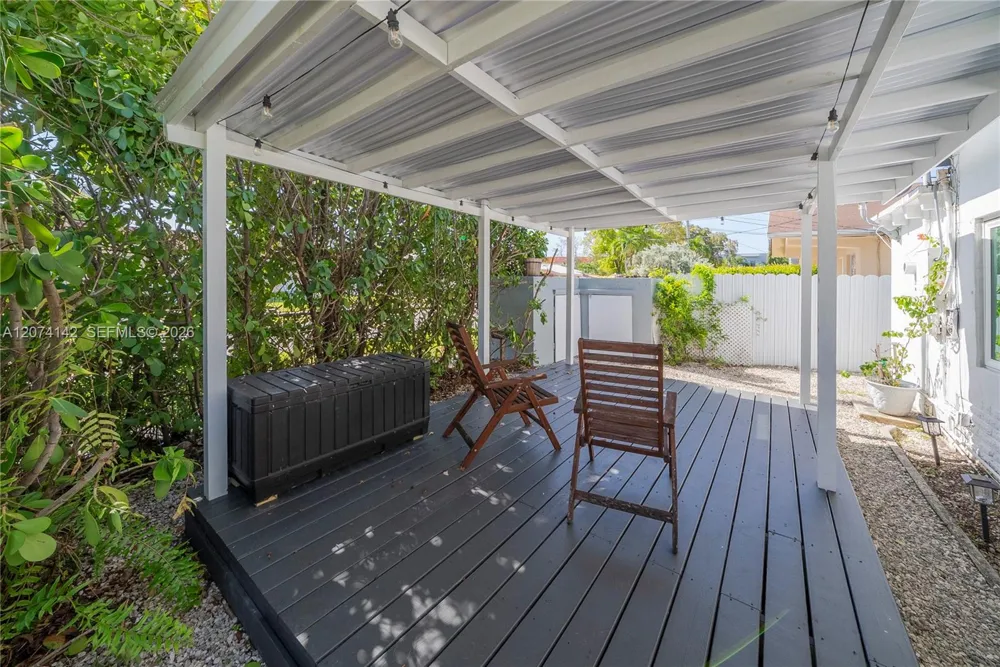 3130 SW 27th Ter Miami, FL 33133