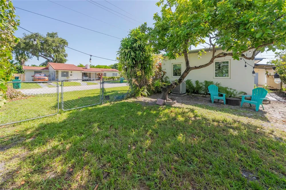 3130 SW 27th Ter Miami, FL 33133