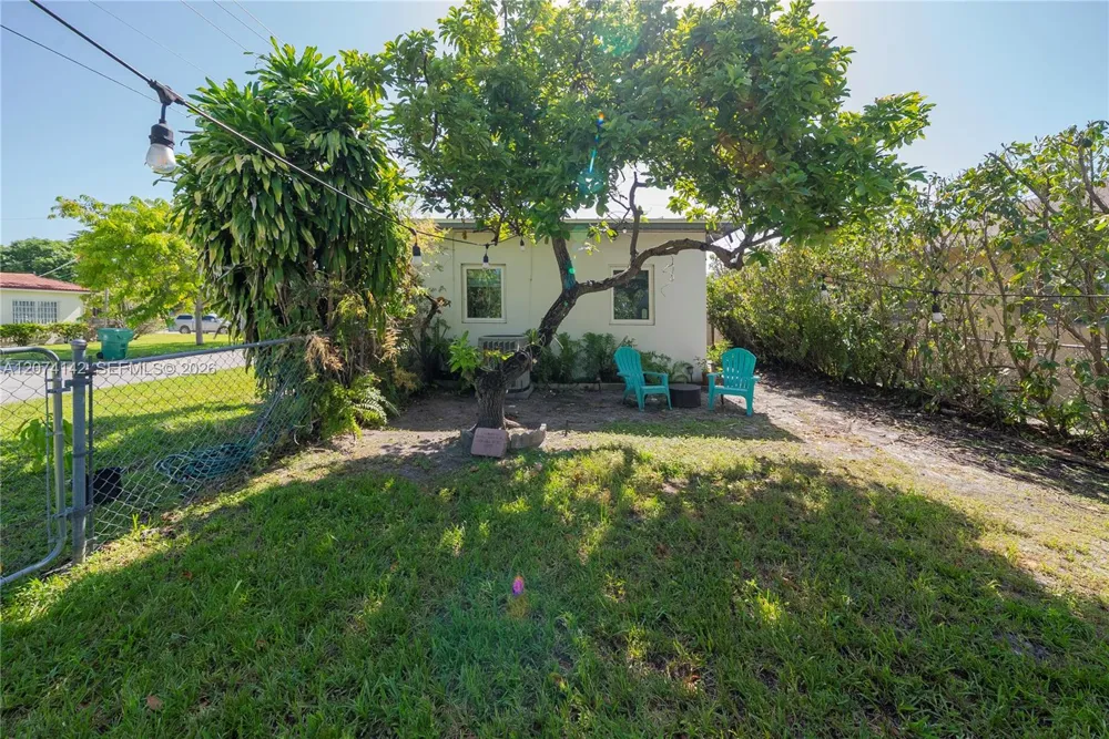 3130 SW 27th Ter Miami, FL 33133