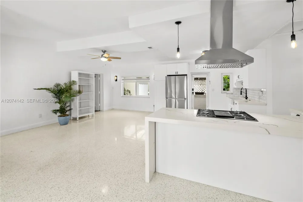 3130 SW 27th Ter Miami, FL 33133