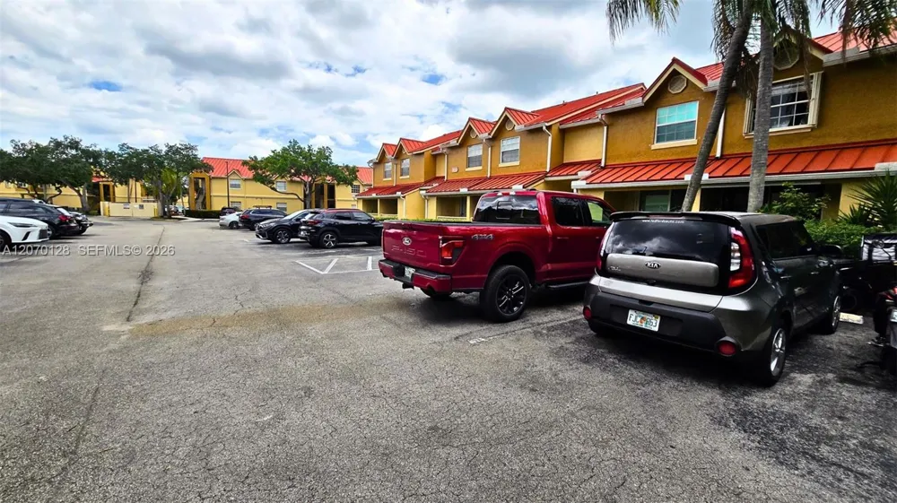 18332 NW 68th Ave #H Hialeah, FL 33015