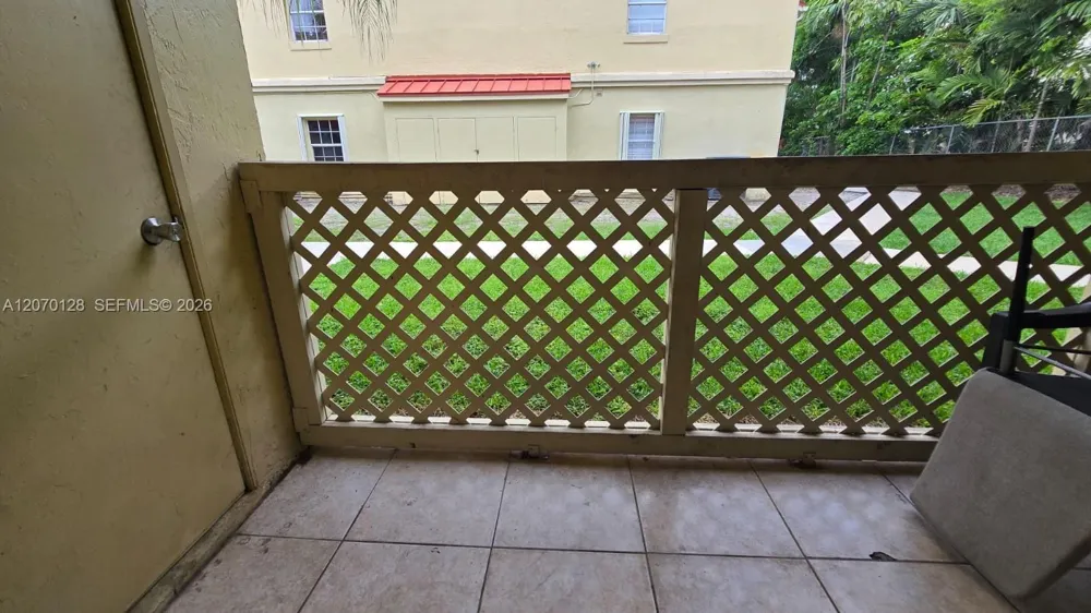 18332 NW 68th Ave #H Hialeah, FL 33015