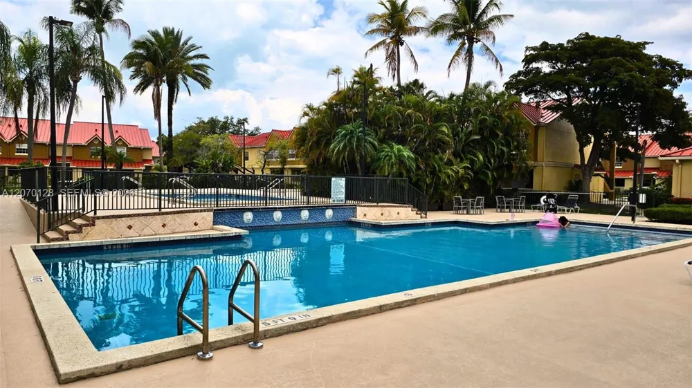 18332 NW 68th Ave #H Hialeah, FL 33015