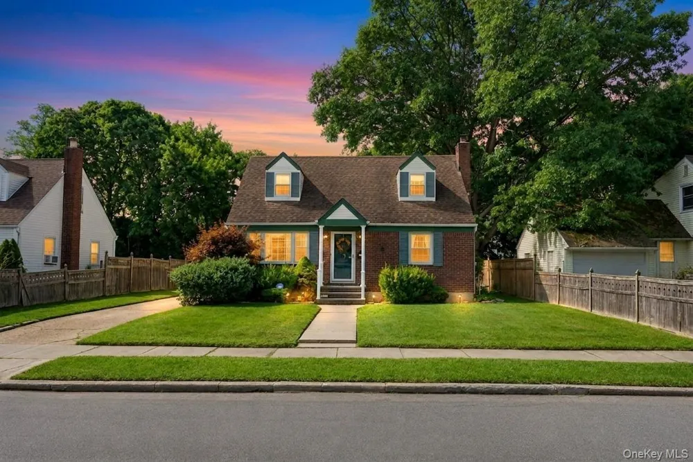 44 Maple Drive Amityville, NY 11701