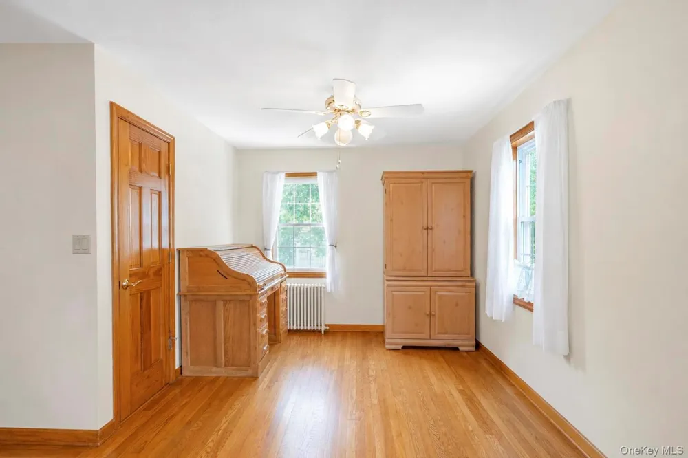 44 Maple Drive Amityville, NY 11701