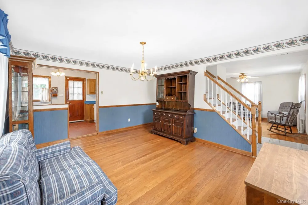 44 Maple Drive Amityville, NY 11701