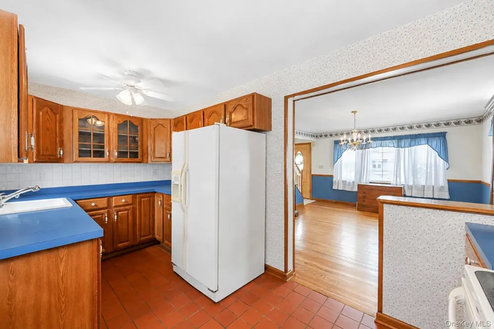 44 Maple Drive Amityville, NY 11701