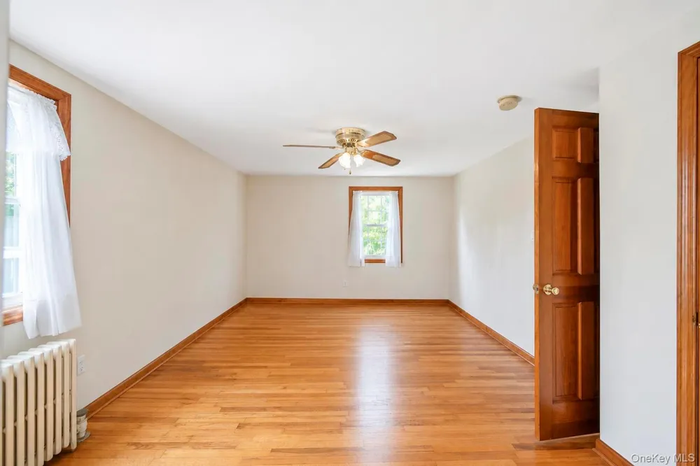 44 Maple Drive Amityville, NY 11701