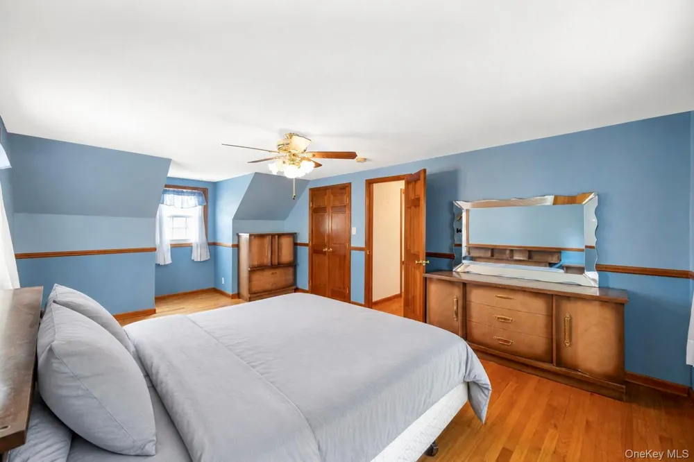 44 Maple Drive Amityville, NY 11701