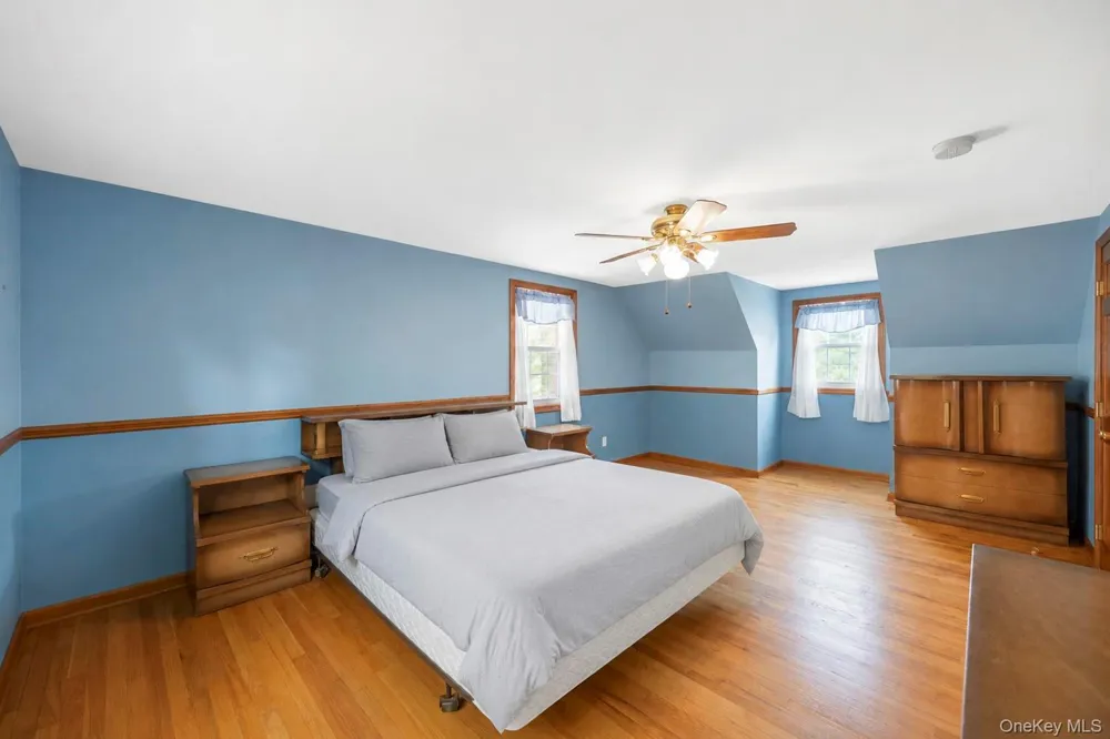 44 Maple Drive Amityville, NY 11701