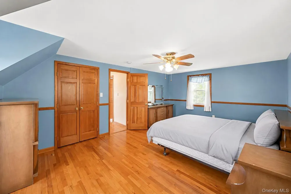 44 Maple Drive Amityville, NY 11701