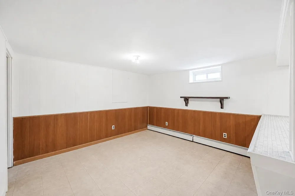 44 Maple Drive Amityville, NY 11701