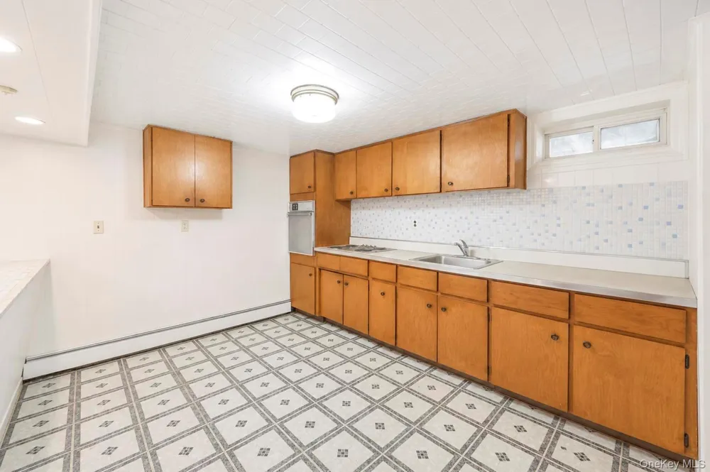 44 Maple Drive Amityville, NY 11701