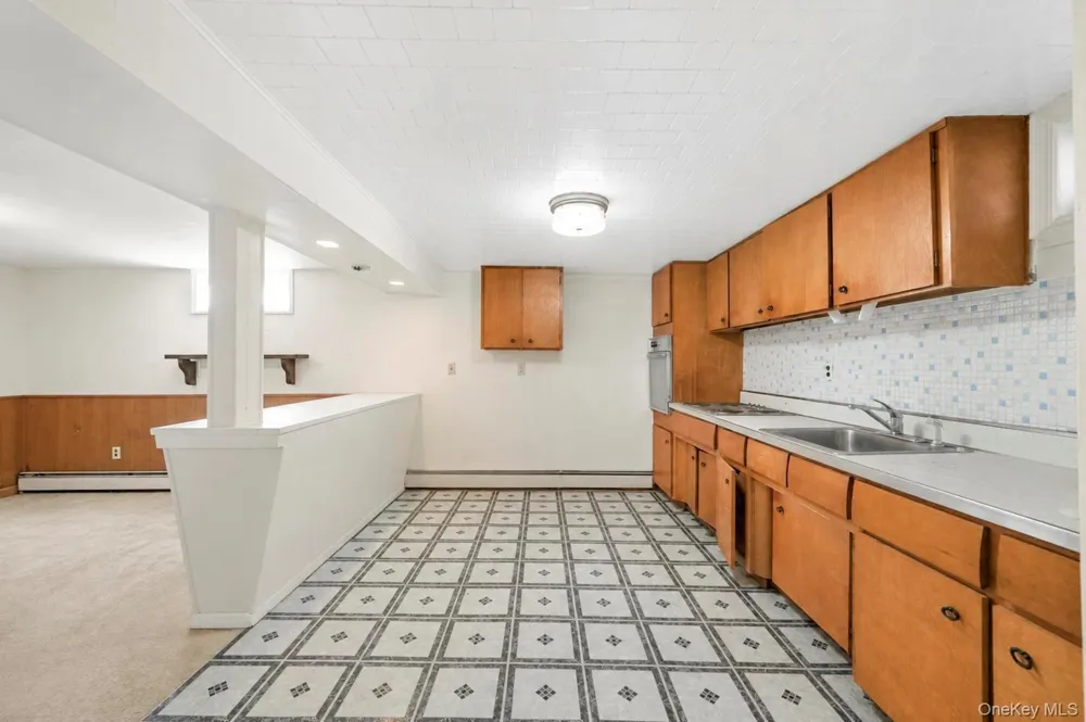 44 Maple Drive Amityville, NY 11701