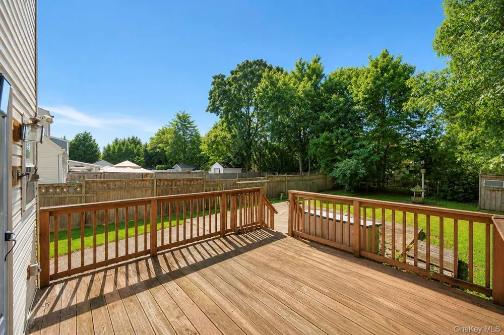 44 Maple Drive Amityville, NY 11701