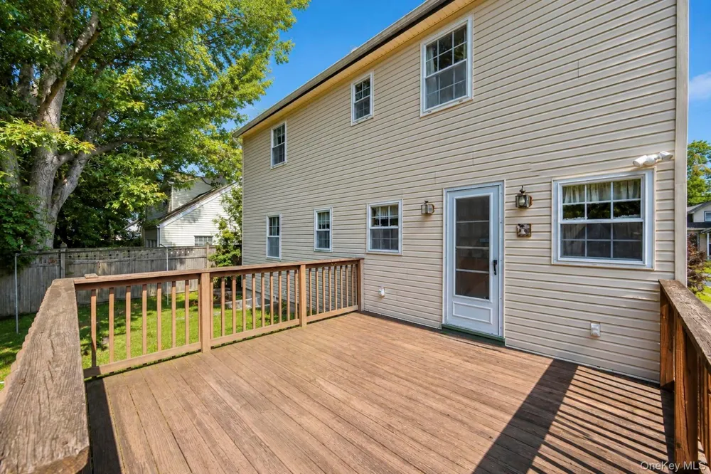 44 Maple Drive Amityville, NY 11701