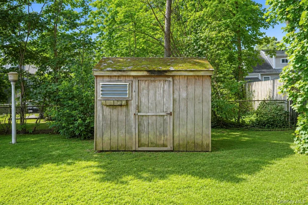 44 Maple Drive Amityville, NY 11701