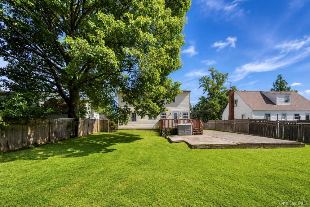 44 Maple Drive Amityville, NY 11701