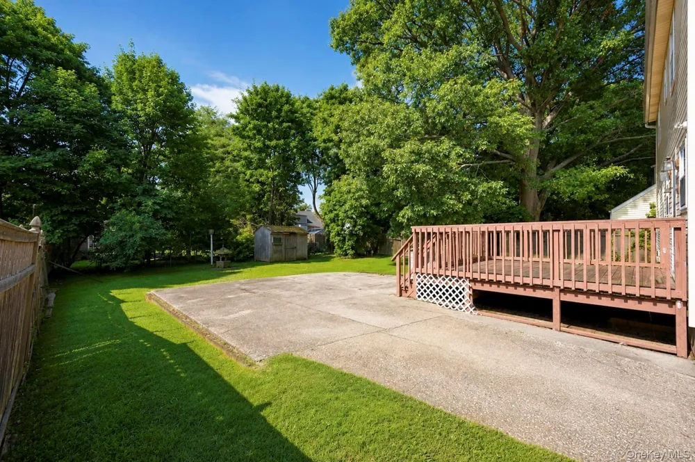 44 Maple Drive Amityville, NY 11701