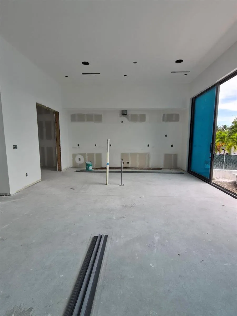 2336 SE 13th Court Pompano Beach, FL 33062