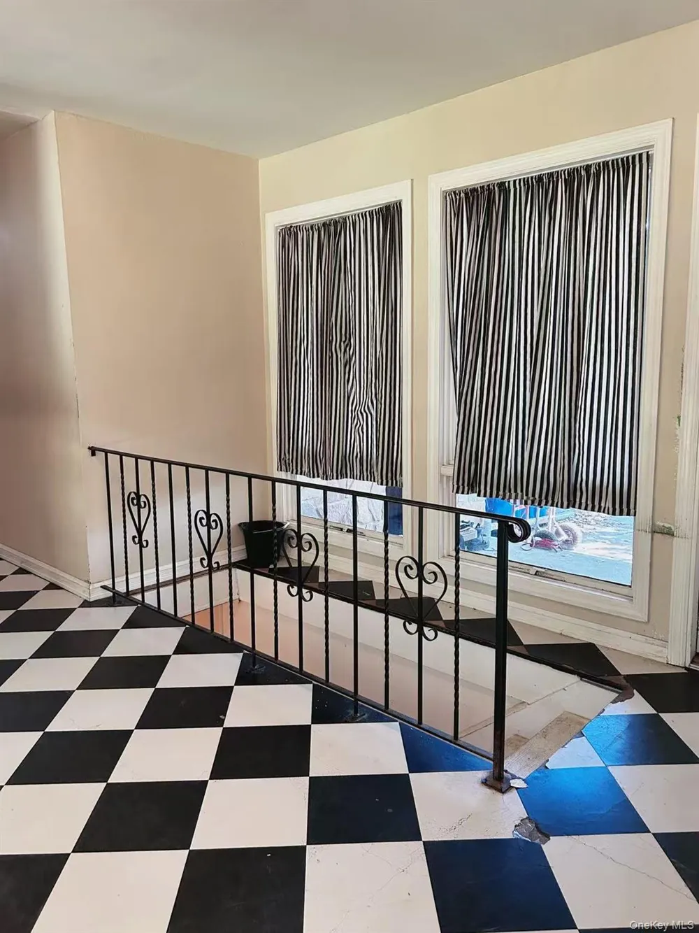 165 Scott Avenue Deer Park, NY 11729