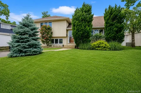 312 W Waukena Avenue