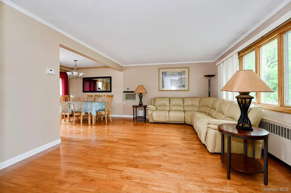 312 W Waukena Avenue Oceanside, NY 11572