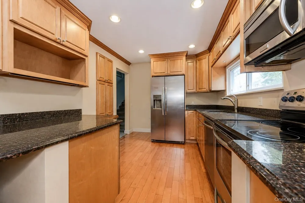 312 W Waukena Avenue Oceanside, NY 11572