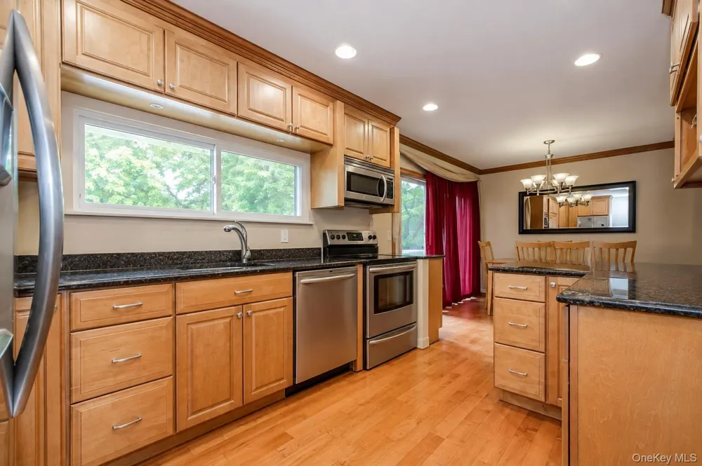 312 W Waukena Avenue Oceanside, NY 11572