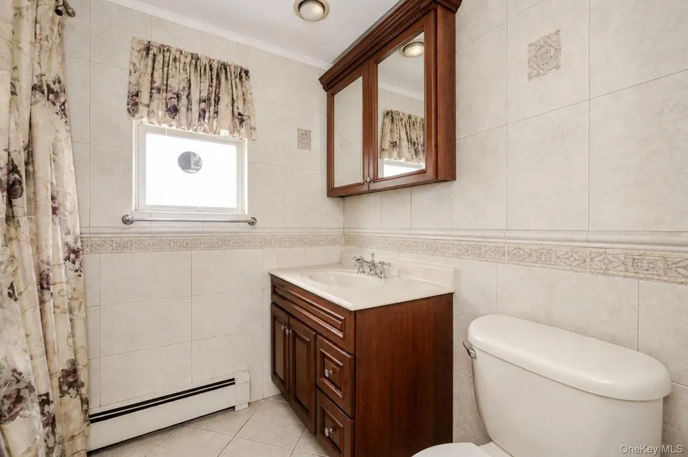 312 W Waukena Avenue Oceanside, NY 11572