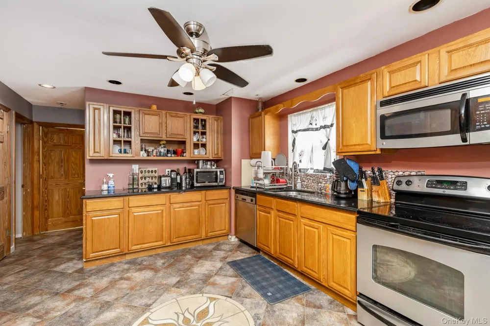 312 Peconic Avenue Medford, NY 11763