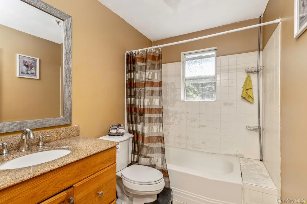 312 Peconic Avenue Medford, NY 11763