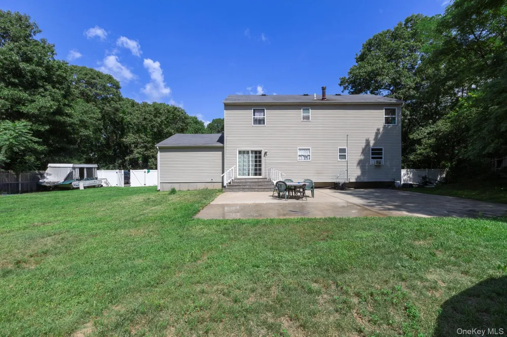 312 Peconic Avenue Medford, NY 11763